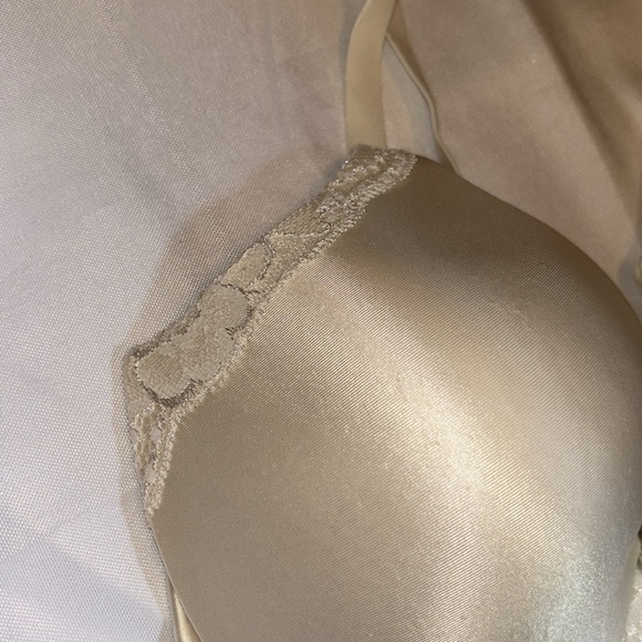 2/$30 Maidenform Smooth Luxe Extra Coverage Bra, Style 09475  Cream Bra 34D - Picture 4 of 8